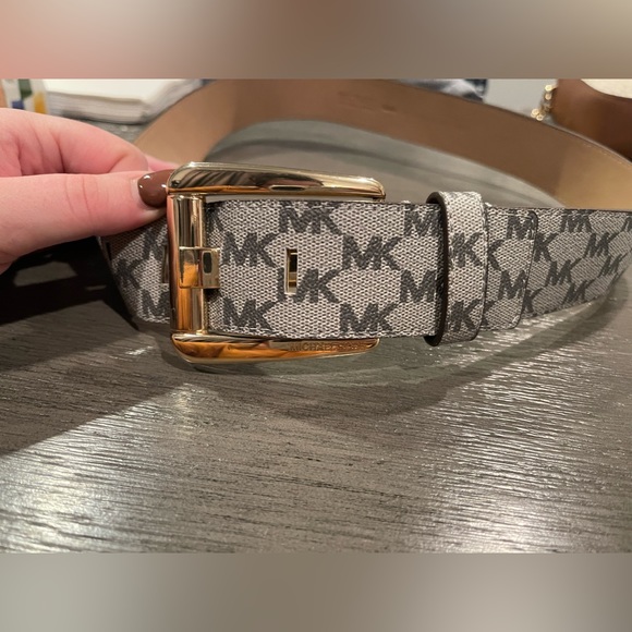 Michael Kors Belt - Picture 4 of 6